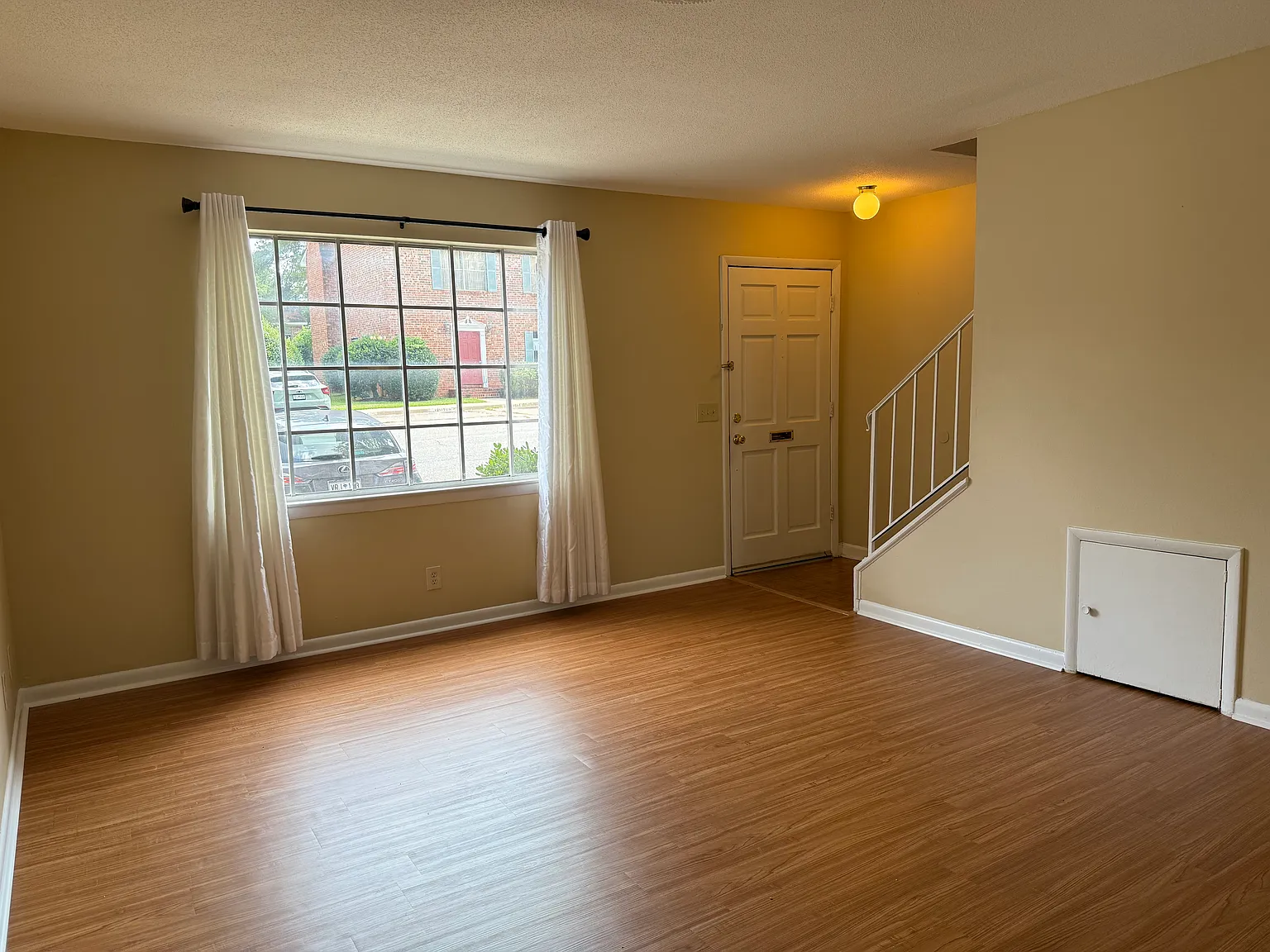 2 bed, 1.5 bath, 1100 sqft, $1,120 — Photo 4