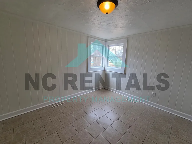 312 Walter Chambers St — Photo 25