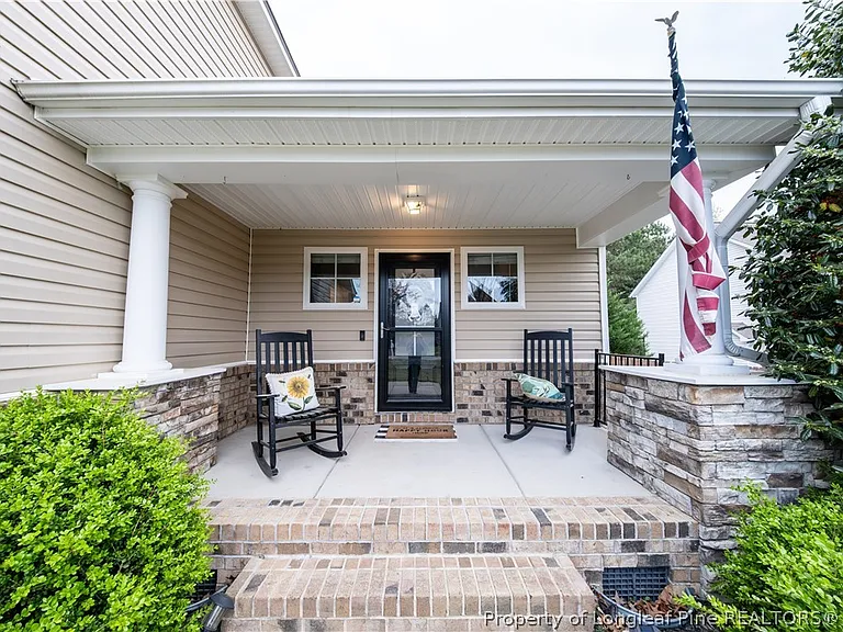622 Omaha Dr — Photo 4