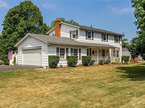 2nd image of 1450 Windsor Cir
