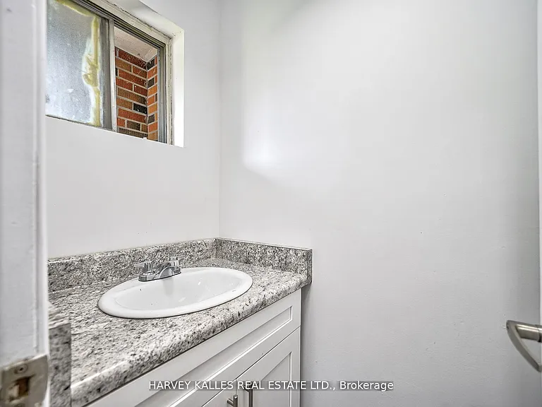2000 Sheppard Ave W #Townhouse 511 — Photo 4