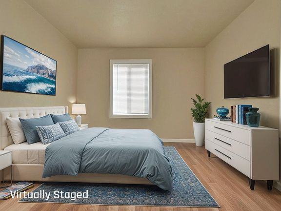 3rd image of 308 6th St #B
