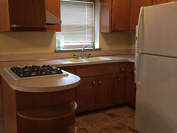 3rd image of 724 Westchester Blvd #2
