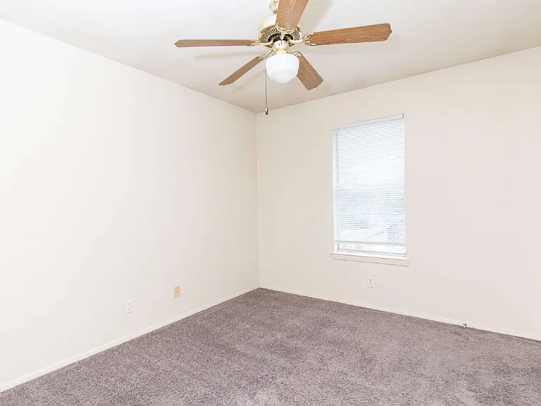 2014 Cedarhill Dr #C — Photo 6