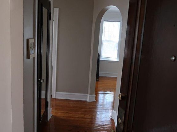 5th image of 1458 W Highland Ave #2