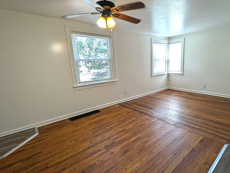 2311 Philo Ave — Photo 5