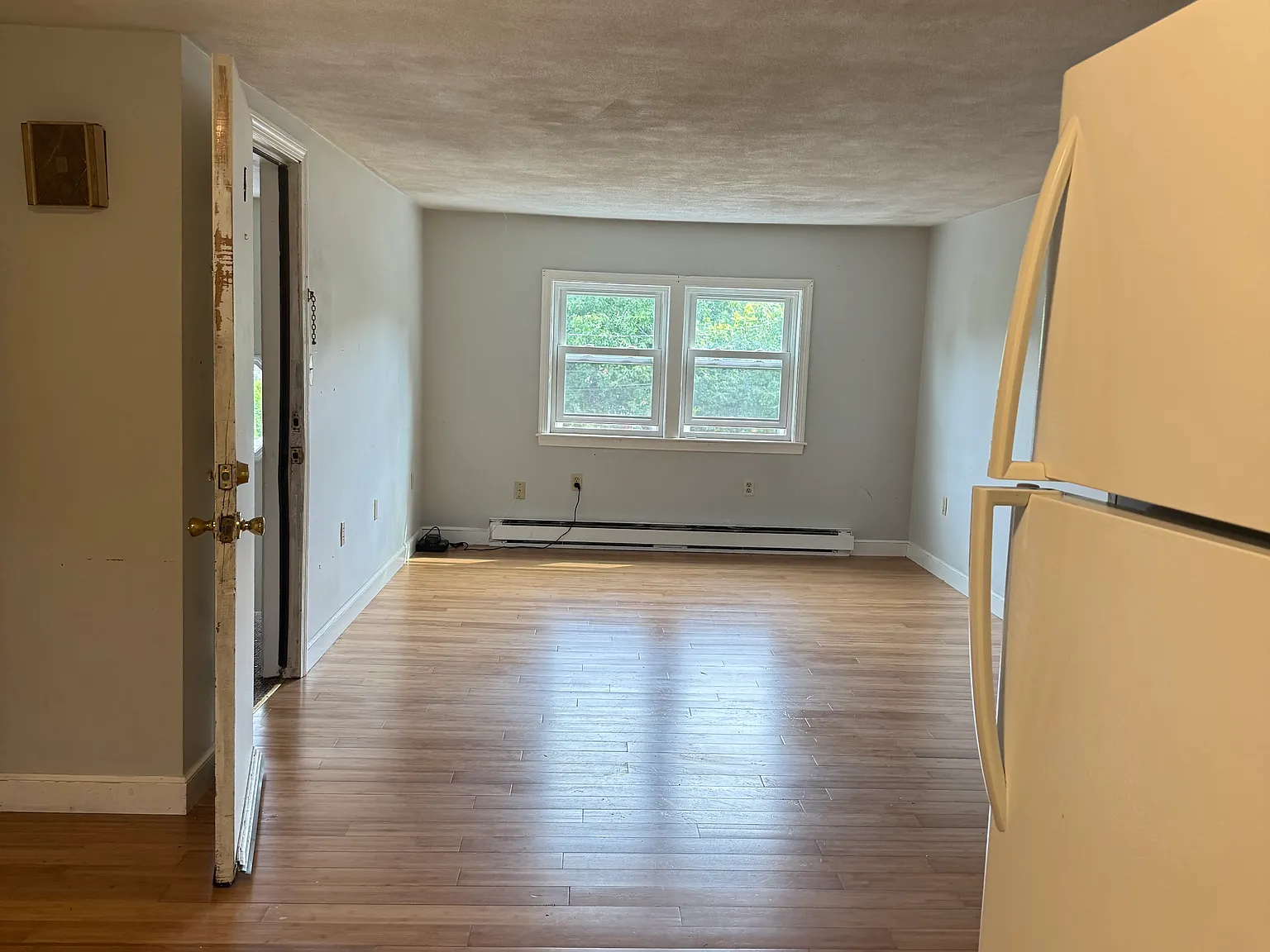 2 bed, 850 sqft, $2,000 — Photo 3