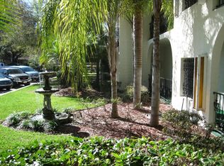 145 E 6th Ave APT 4, Mount Dora, FL 32757