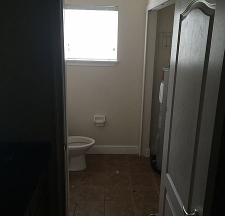 4th image of 136 S Bumby Ave Unit A
