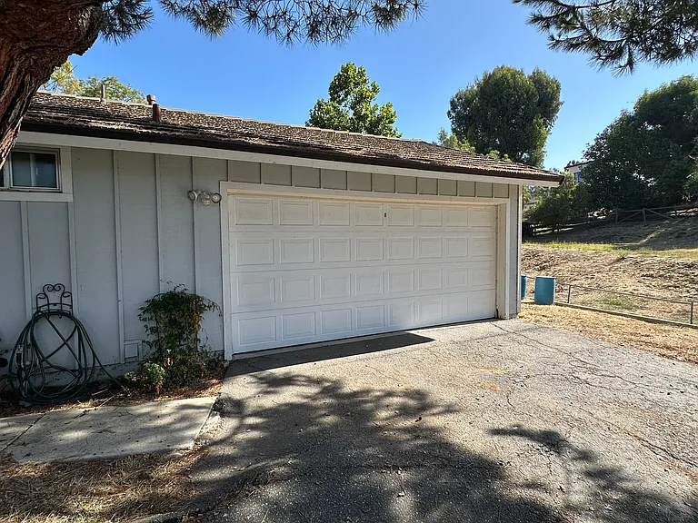 5856 La Cumbre Rd #B — Photo 17
