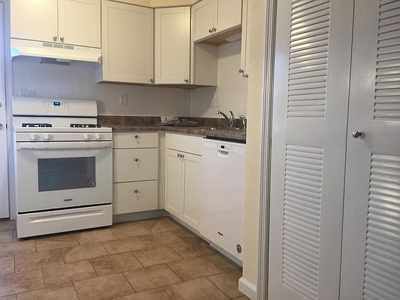 Another view of kitchen