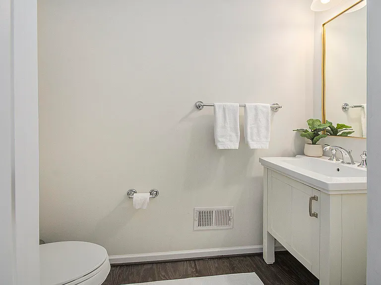 2822 Purley Ave — Photo 10