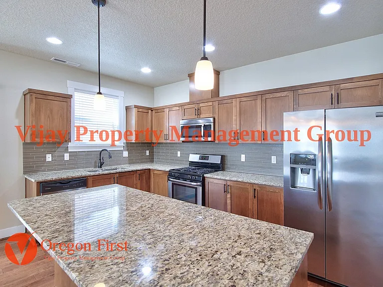 410 SW Basilone Ter — Photo 4