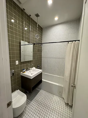 Rented by Lodger Corp | media 18