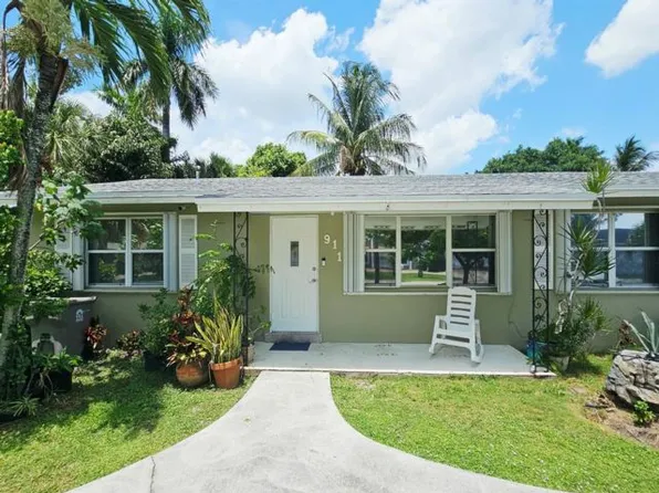 911 Burch Dr, West Palm Beach, FL 33415