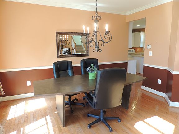 5th image of 111 Clendenin Dr