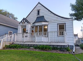 1019 N 4th St, Grand Forks, ND 58203