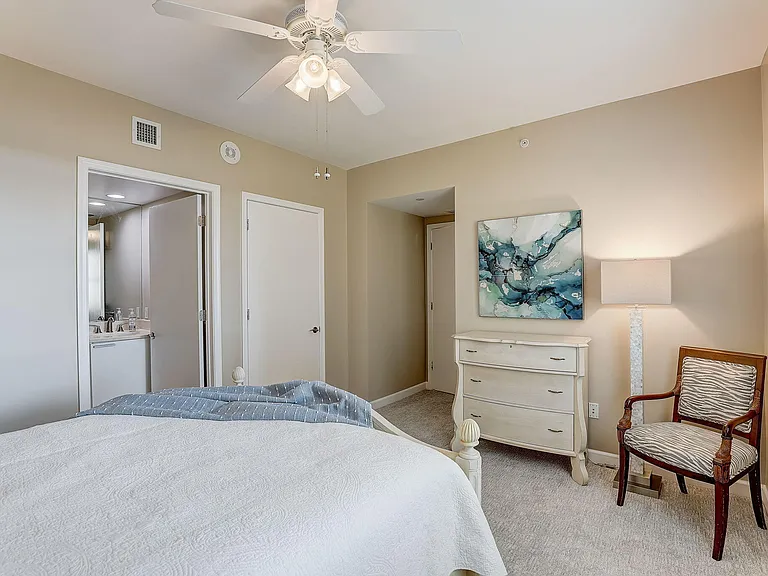 2650 Lake Shore Dr #804 — Photo 32