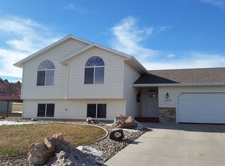 2205 Pipestone Dr, Sturgis, SD 57785