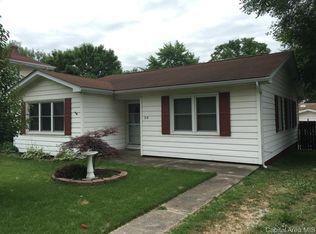 718 E Park St, Taylorville, IL