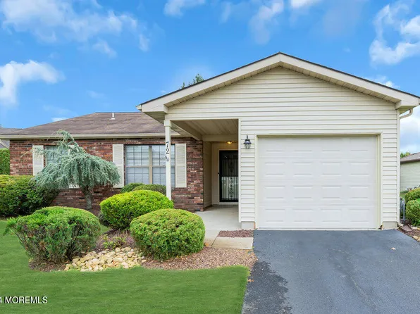 72 Clubhouse Ln,