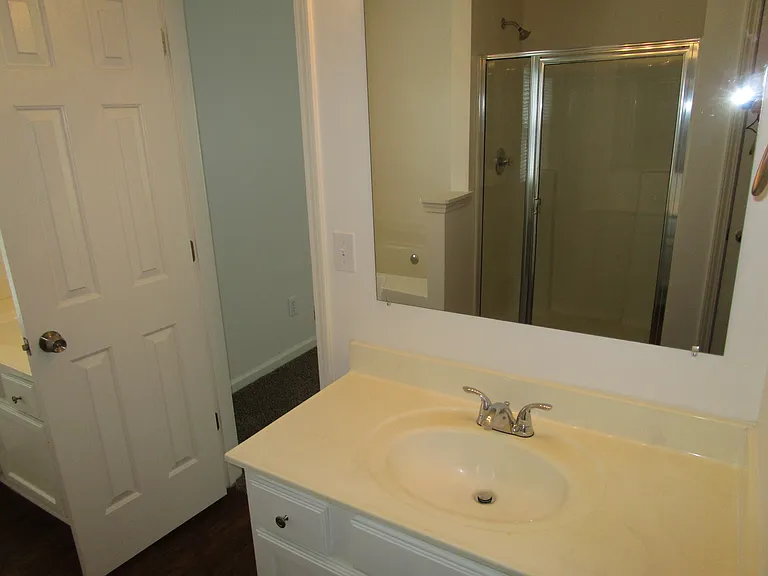 2325 Carlysle Cove Dr — Photo 8