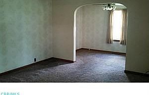 3rd image of 2555 E Park St