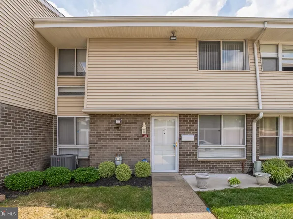 3850 Woodhaven Rd Unit 404, Philadelphia, PA 19154