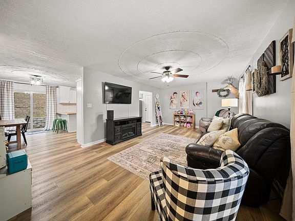 5th image of 439 Rivendell Rd