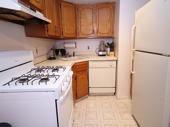 5th image of 80 Daffodil Ln