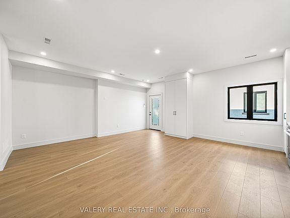 4th image of 144 Dovercourt Rd