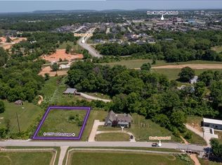 N Barrington Rd, Springdale, AR 72762