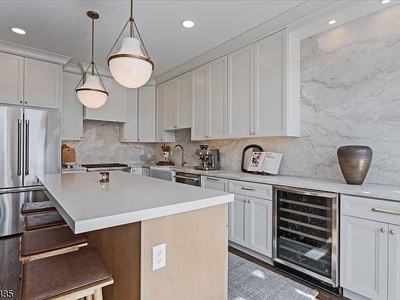 5th image of 41 Chestnut Ct