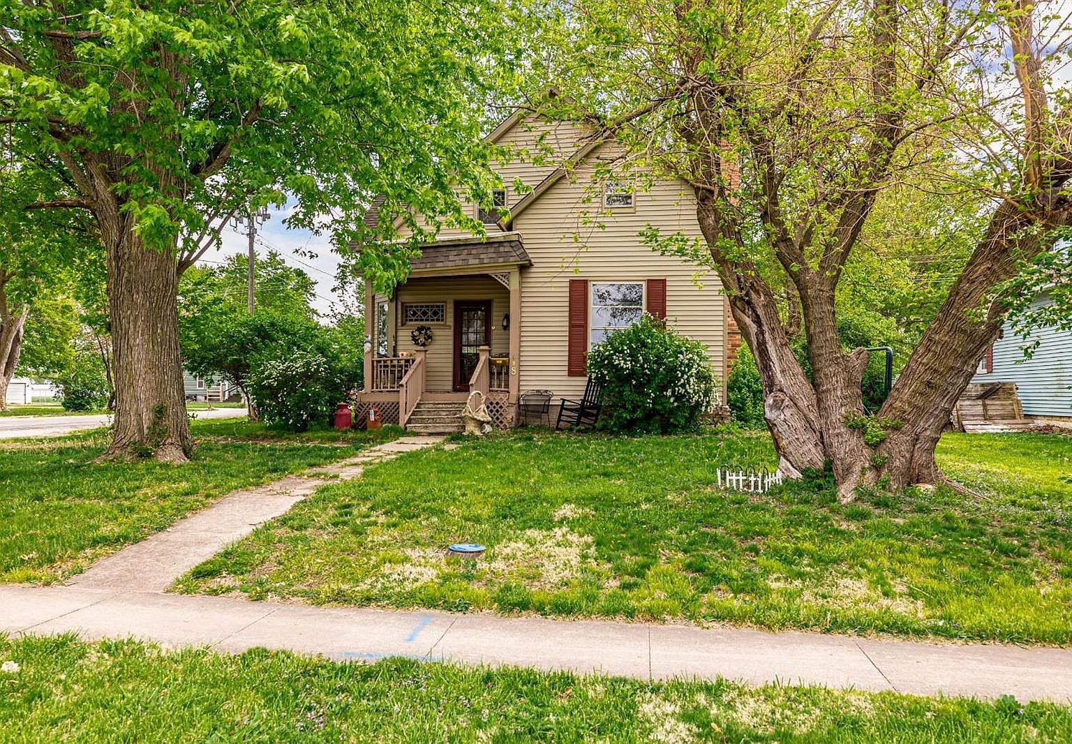 538 N 3rd St, Girard, IL 62640 MLS 23025664 Zillow