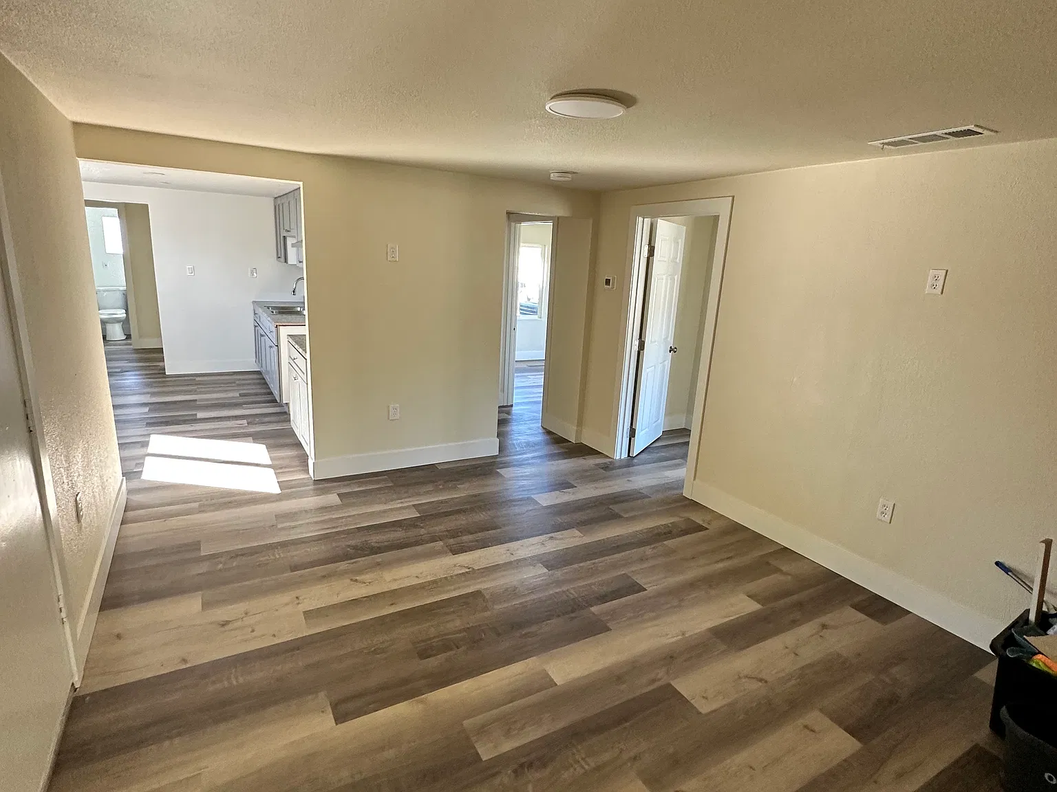 4 bed, 1196 sqft, $2,500 — Photo 3