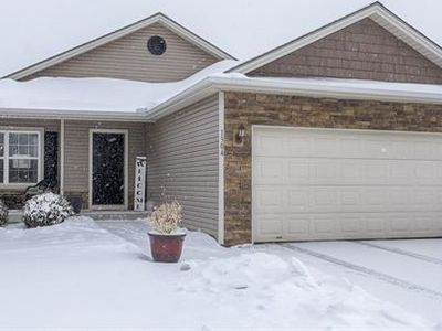 1304 SW Stanfield Rd, Lees Summit, MO, 64083