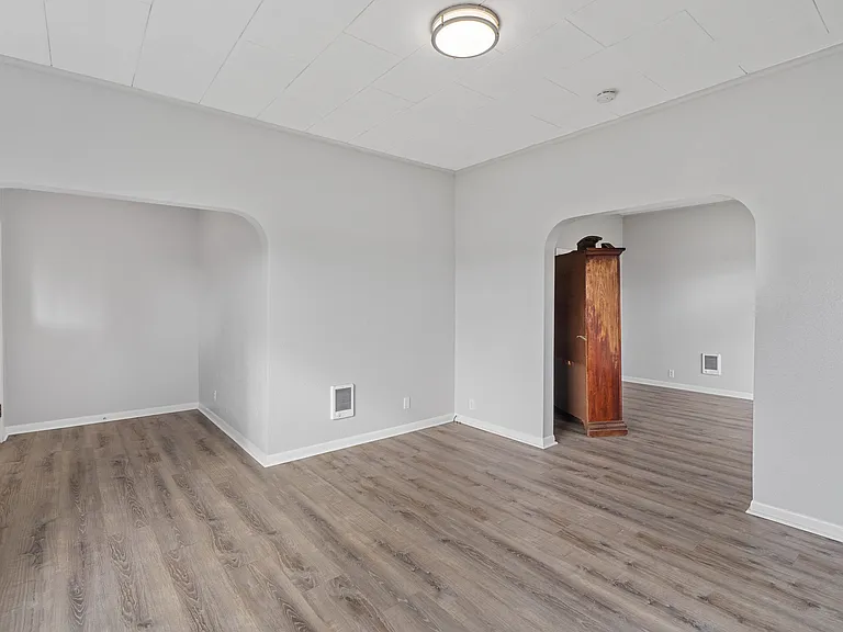3033 Sumner Ave — Photo 8