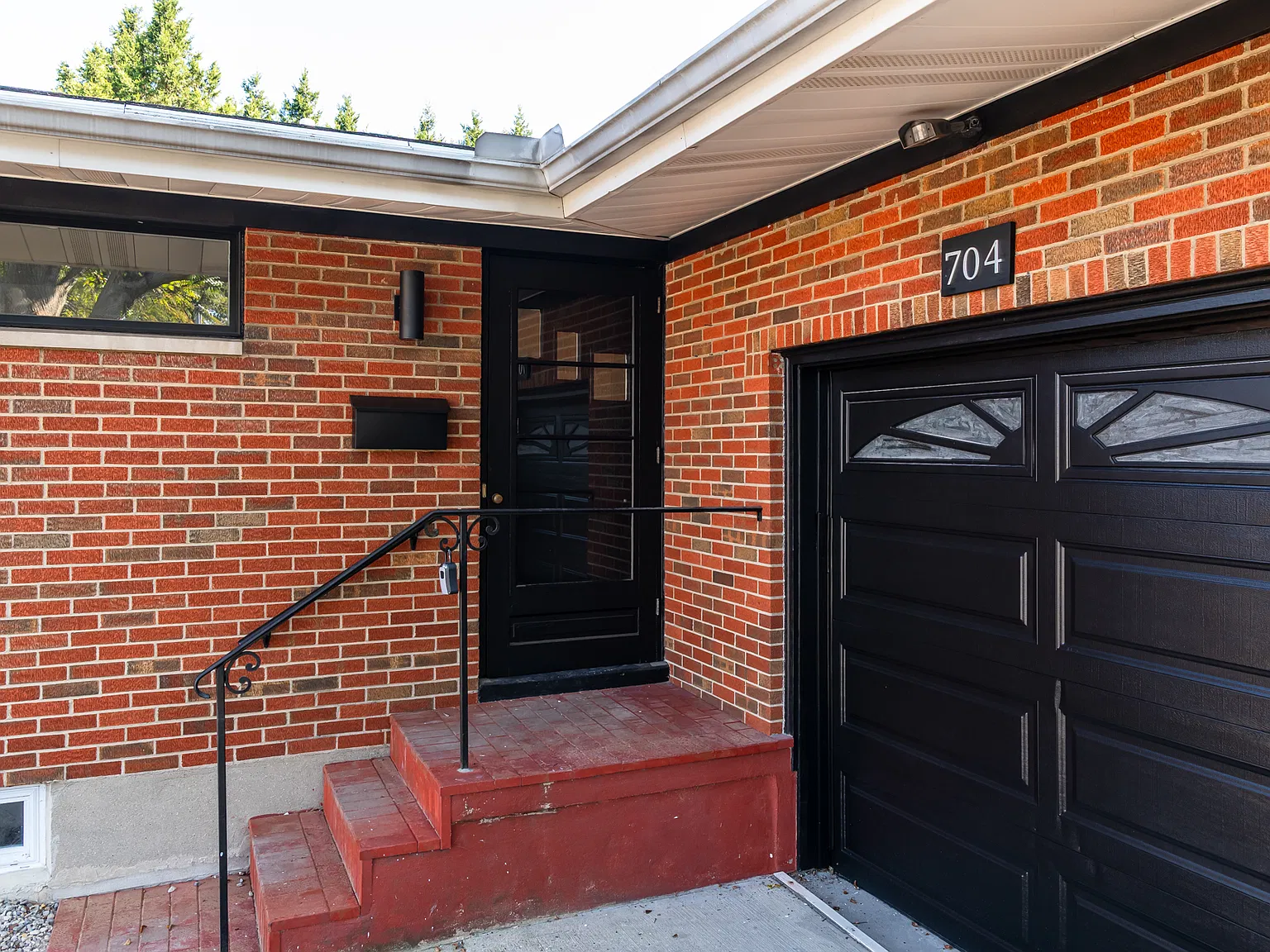 704 Brubaker Dr — Photo 3