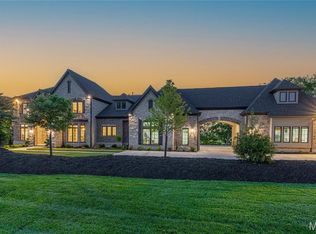35 Grand Meridien Ct, Chesterfield, MO 63005