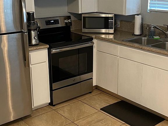 2nd image of 2661 W Sierra St