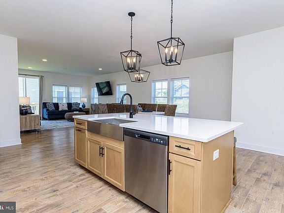5th image of 31 Stingray Harbor Dr #16
