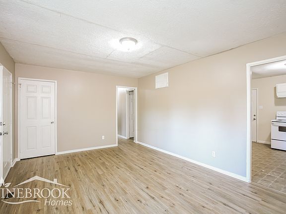 4th image of 5443 E 42nd St