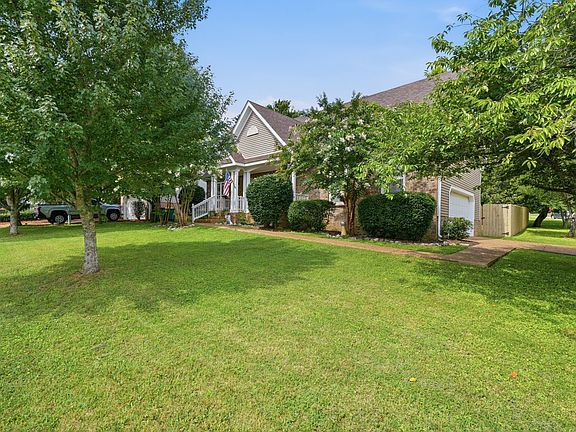 3rd image of 2248 Dewey Dr