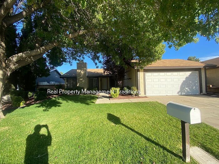 1st image of 44020 Kirkland Ave