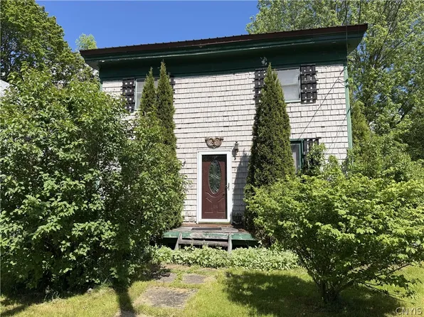 17 Park St, Richfield Springs, NY 13439