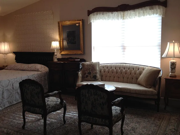 East bedroom