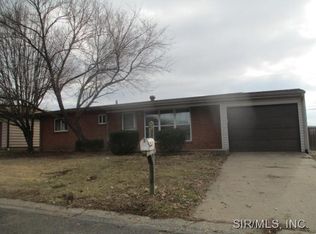 3 Bellevue Dr, Collinsville, IL 62234