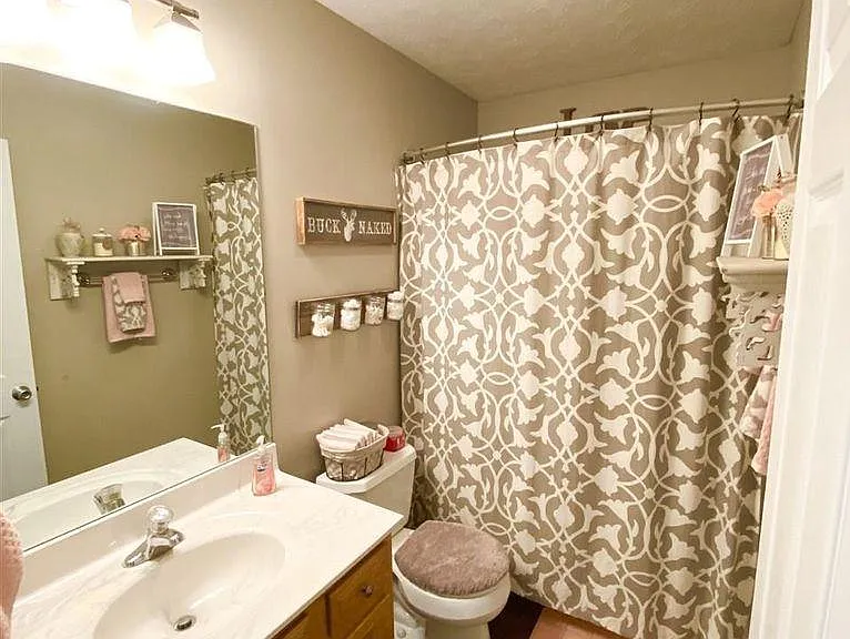 219 Southern Lake Dr — Photo 14