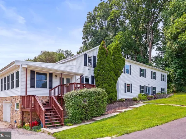 1025 Gebhart Rd, Windsor, PA 17366