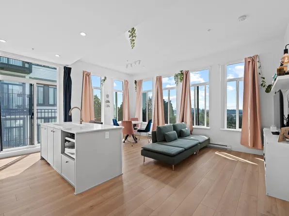 708 Edgar Ave #405, Coquitlam, BC V3K 0H3